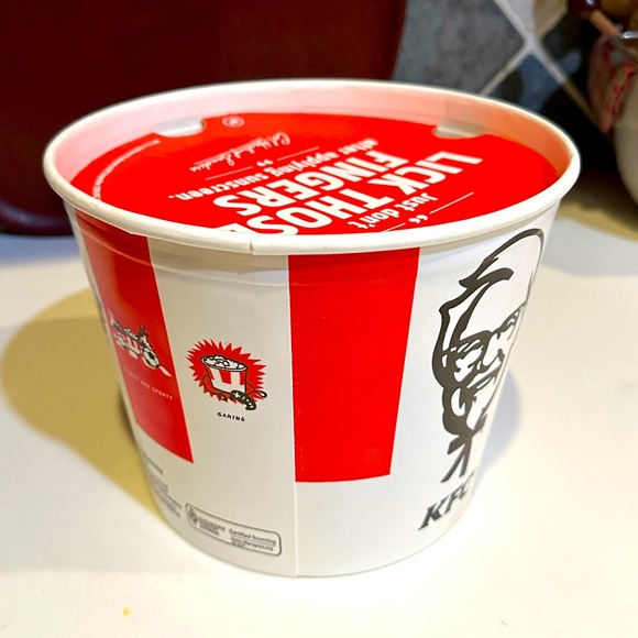 2015 KFC KENTUCKY FRIED CHICKEN BUCKET LID COLONEL SANDERS 5.5x7.25” COLLECTIBLE - Picture 9 of 12